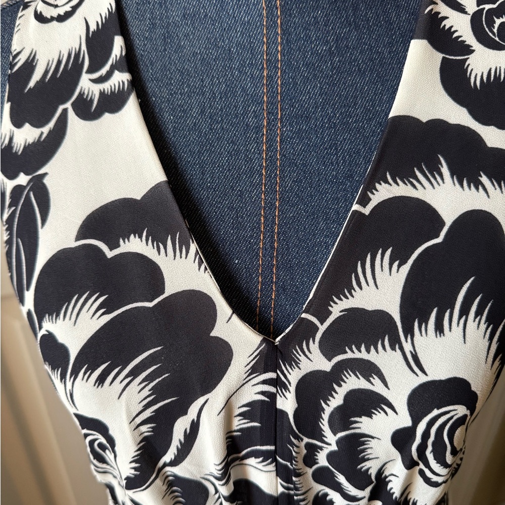 Ann Taylor Elegant Black and White printed Floral Dress SZ S - Picture 2 of 6